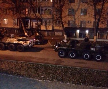 Бронетехника на улицах Грозного. Декабрь 2014